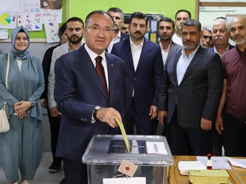 Seçki demokratik şəkildə keçirilir - Bəkir Bozdağ