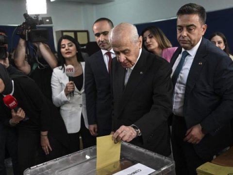 Dövlət Baxçalı səsvermədə: Xeyirli olsun