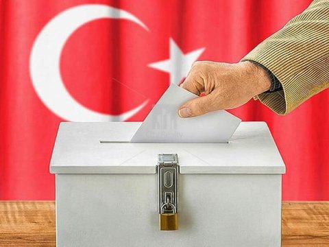 Türkiyədə səs verən məşhur siyasətçilər - FOTOLAR