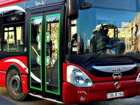 Paytaxtda 86 avtobus gecikir - Tıxaca görə