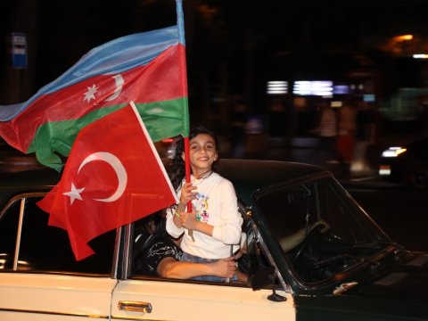 Ərdoğanın qələbəsi Bakıda belə qeyd olundu - FOTOLAR