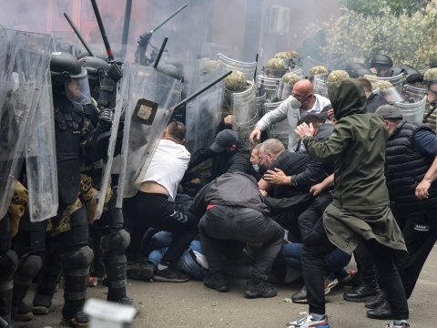 Balkan yarımadasında müharibə təhlükəsi - Kosovada nə baş verir...