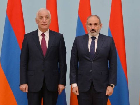Ermənistan prezidenti Paşinyanla görüşündən yazdı