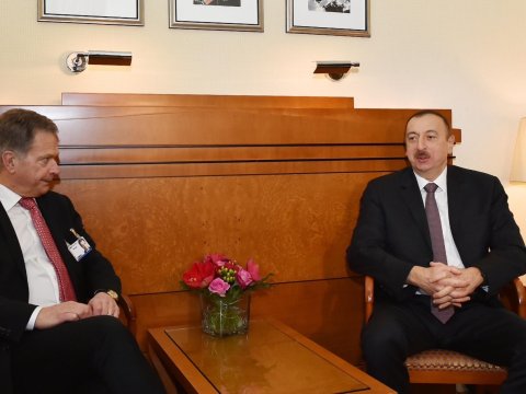 Ehtiramımı qəbul etməyinizi xahiş edirəm - Finlandiya Prezidenti