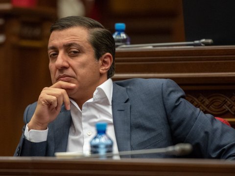 Ermənistanda sabiq deputat axtarışa verildi - \
