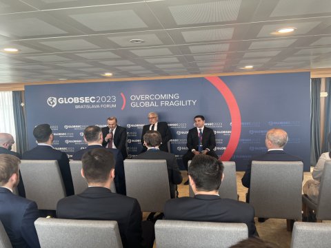 Ermənistan hələ də Qarabağa silah göndərir - Hikmət Hacıyev