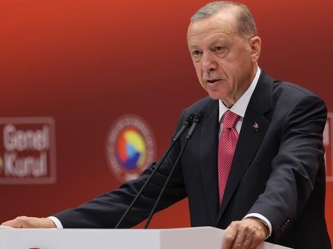 Ərdoğan köhnə tərkibdə hökuməti sonuncu dəfə toplayır