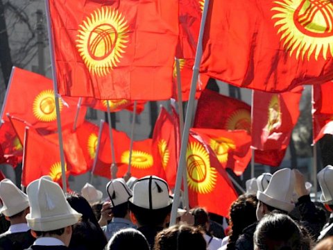 Ana dilini bilməyənlər məmur ola bilməz - YENİ QANUN