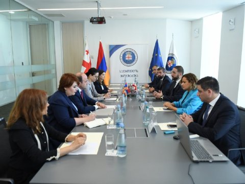 Ermənistan və Gürcüstanın baş prokurorları Tbilisidə görüşdü