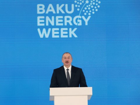 Prezident beynəlxalq sərginin açılışında - YENİLƏNİB