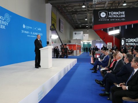 Azərbaycan çalışır ki, geridə qalmasın, lider olsun - Prezident