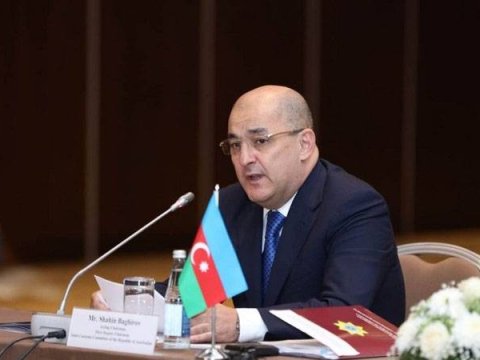 İki yüksək vəzifəli şəxs təqaüdə göndərildi