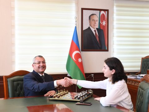 Komitə sədri ilə uşaqlar arasında maraqlı debüt - Oyunun qalibi…