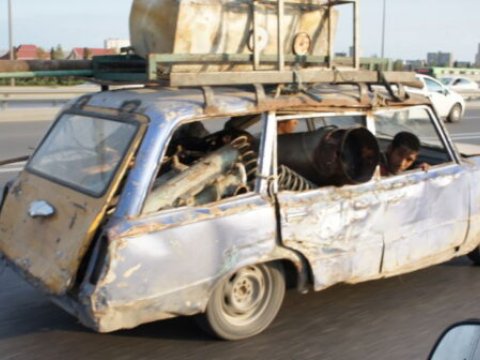 Ölkəyə köhnə avtomobil gətirənlərin NƏZƏRİNƏ