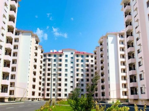 500-dən artıq internat məzununa ev verilib