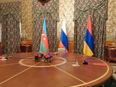 Moskvada üçtərəfli görüş başladı