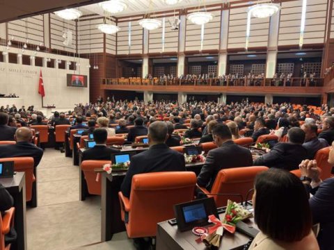 Türkiyəli deputatlar nəyə and içir - MƏTN