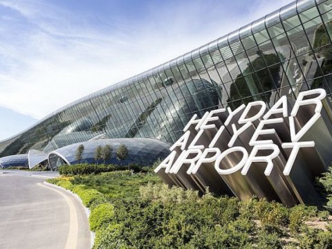 Heydər Əliyev Beynəlxalq Aeroportunda musiqili fleşmob keçirilib - VİDEO