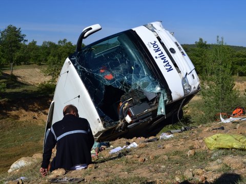 Türkiyədə avtobus qəzası: yaralılar var