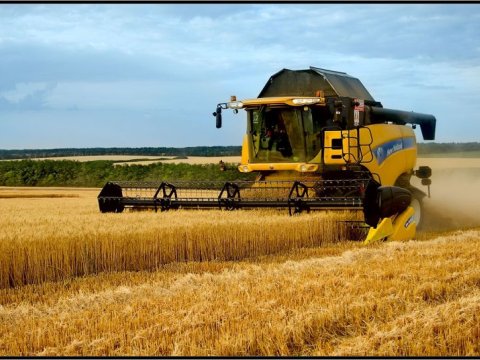 Ucarda kombaynın təkəri partladı - 1 nəfər öldü