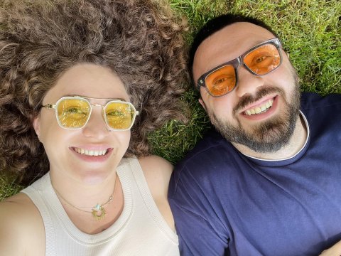 Meyxanaçı tanınmış aparıcıya evlilik təklifi etdi - “HƏ” ALDI (VİDEO)