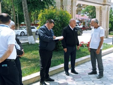 “Açıq mikrofon” aksiyası həftəlik işinə Zərdabda başladı - FOTOLAR