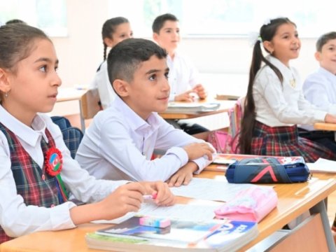 Şagirdlərin elektron yerdəyişməsi dayandırılır