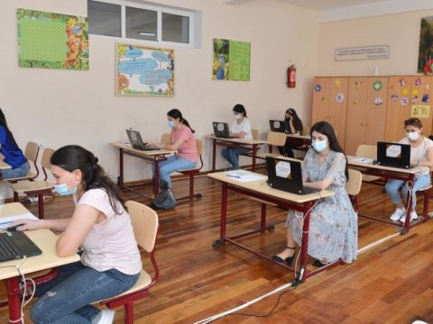 8000 müəllimin iş yeri dəyişdirilib