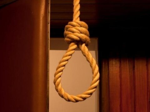 İsmayıllıda 72 yaşlı qadın özünü asdı