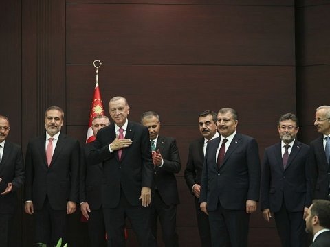 Yeni hökumətin ilk iclası 4 saat davam edib - YENİLƏNİB 