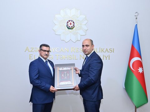 Novruz Aslan Emin Əmrullayevlə görüşüb