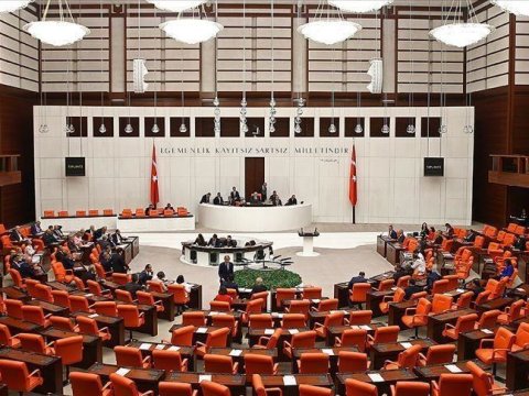 Türkiyə parlamentinə yeni sədr seçilir