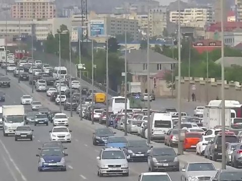 Yenə tıxac var - Bu yollarda