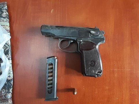 Şabranda yol kənarında silah-sursat aşkarlandı