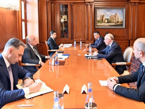 Əli Əsədov ICAO rəhbəri ilə görüş keçirdi