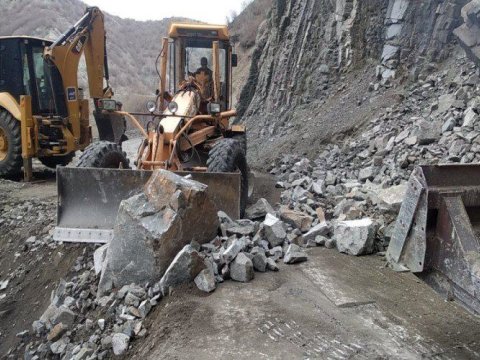 İsmayıllı yollarında hərəkət bərpa edildi