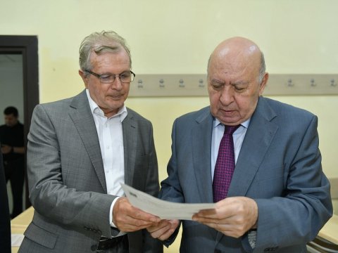 Rektor imtahan sessiyasının gedişi ilə tanış olub -FOTOLAR