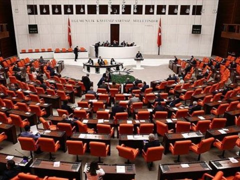 Türkiyənin yeni spikeri seçilir - YENİLƏNİB