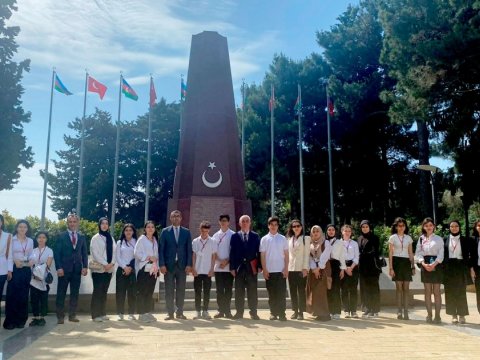 Türkiyəli məktəblilər Azərbaycana gəliblər