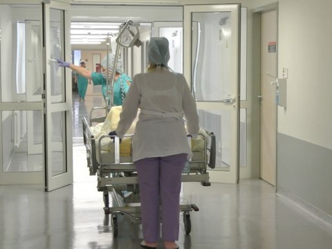 Yol qəzasında 57 yaşlı qadının beli sındı