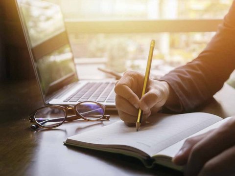 Deputatların yazdıqları kitablar: “Qara Duman”, “Tanrı şam yandırıb”…  - ARAŞDIRMA