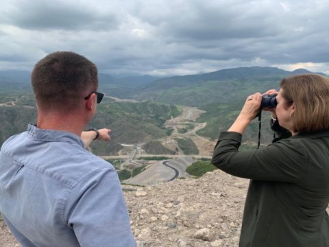 ABŞ-ın Ermənistandakı səfiri Azərbaycanla sərhədə gəldi - FOTO