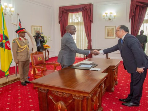 Səfirimiz etimadnaməsini Keniya Prezidentinə təqdim edib - FOTOLAR