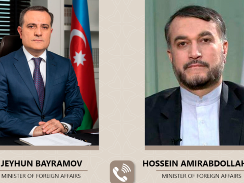 Ceyhun Bayramov iranlı həmkarı ilə problemləri müzakirə etdi 