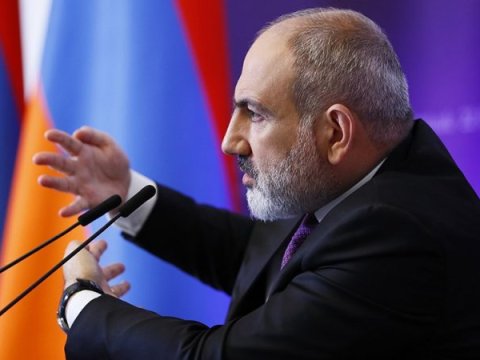 Paşinyan süni zəkadan DANIŞDI: Cəlbedicidir...