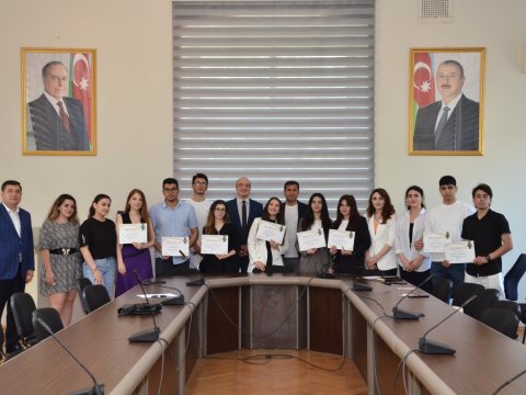 DİA-nın “Brend tələbə”ləri mükafatlandırıldı - FOTOLAR