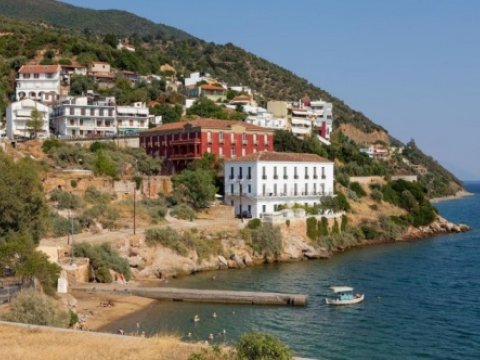 Yunanıstanda zəlzələ: Əhali qorxu içindədir