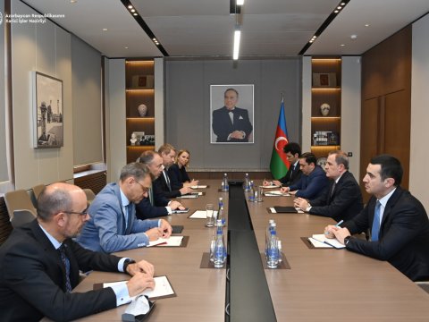 Ceyhun Bayramov Klaarla Ermənistanı müzakirə etdi