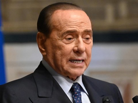 Berluskoni yenə xəstəxanalıq oldu