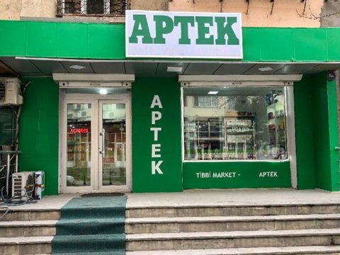 Bakıda aptekə basqın edildi